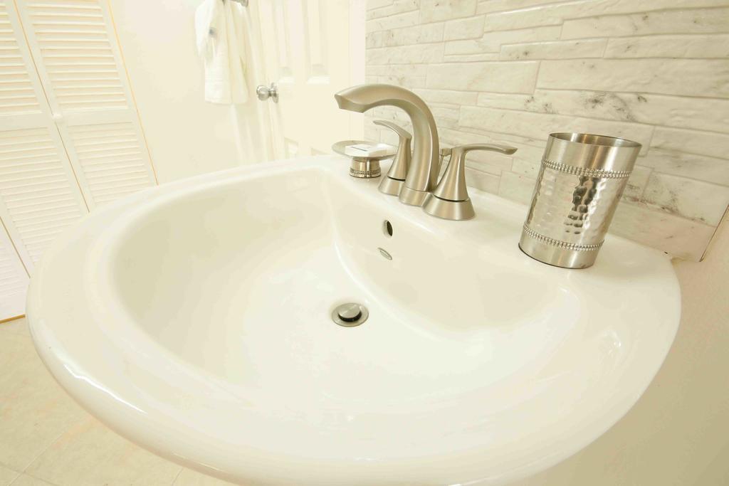 Cattleya Luxury Suites Kingston Camera foto