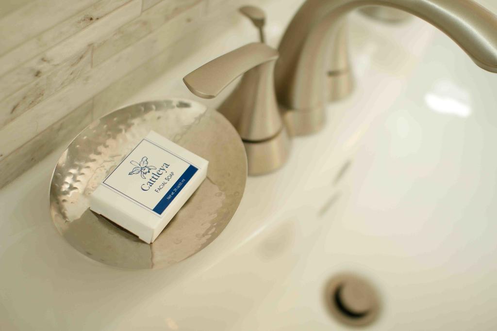 Cattleya Luxury Suites Kingston Camera foto