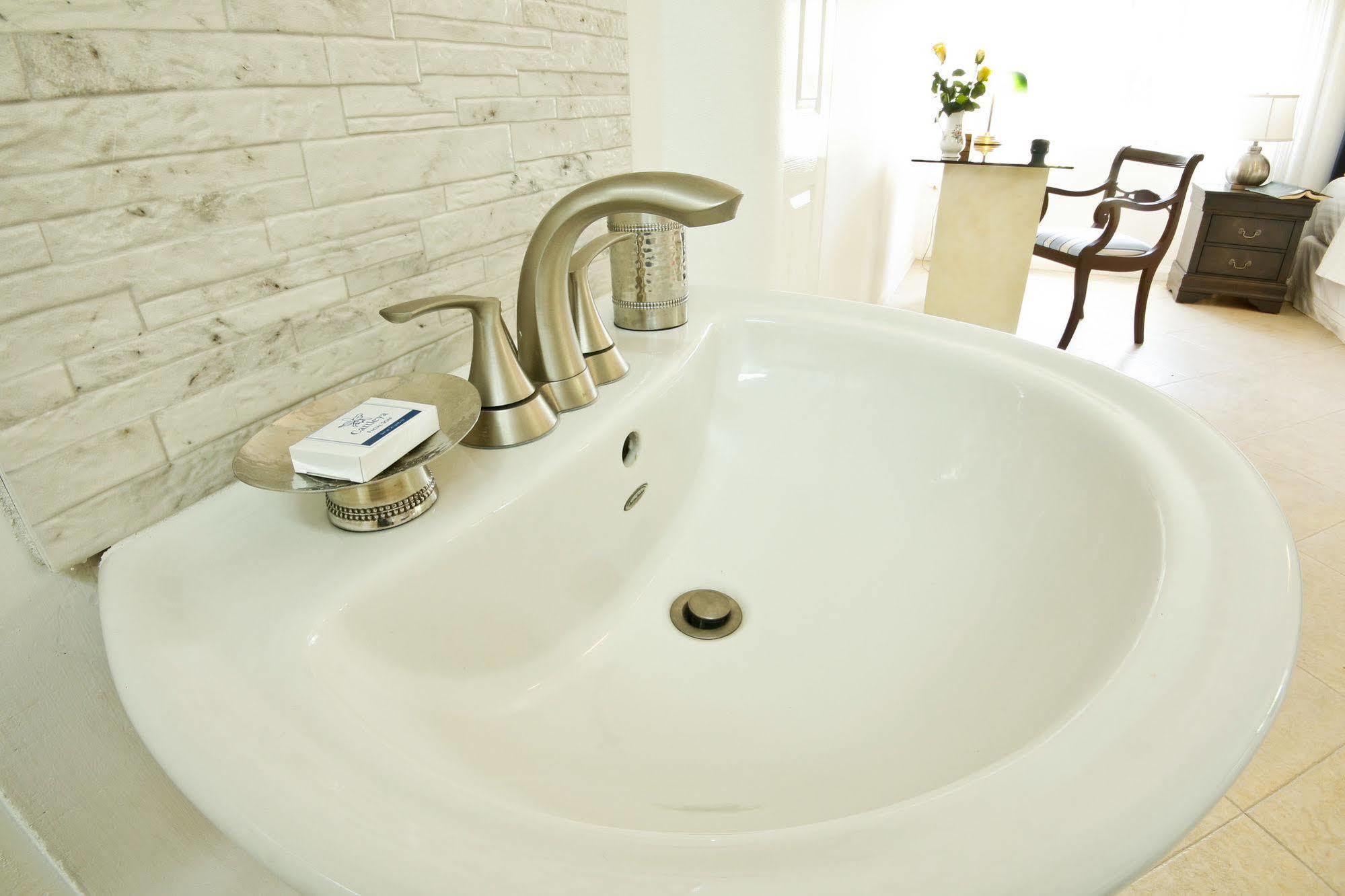 Cattleya Luxury Suites Kingston Esterno foto