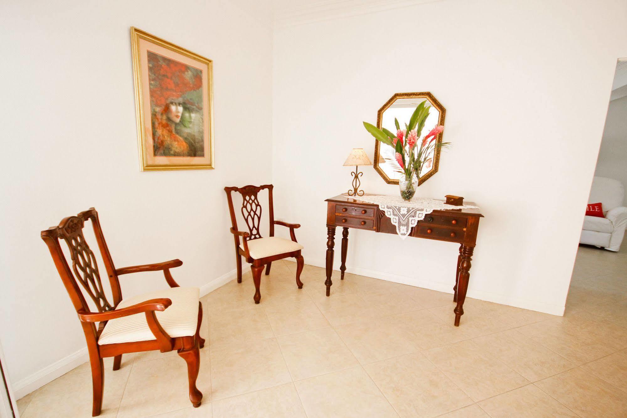 Cattleya Luxury Suites Kingston Esterno foto