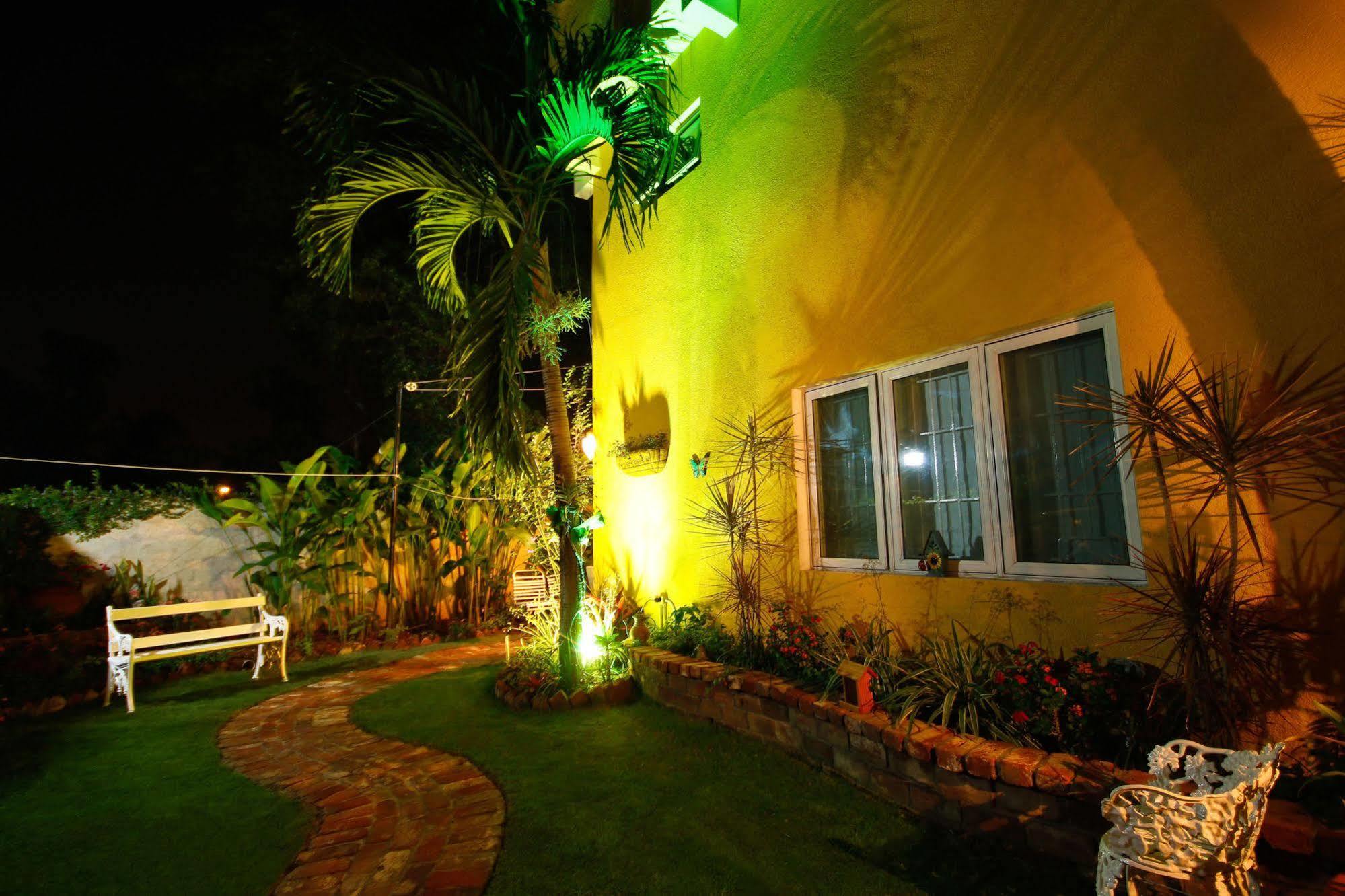 Cattleya Luxury Suites Kingston Esterno foto