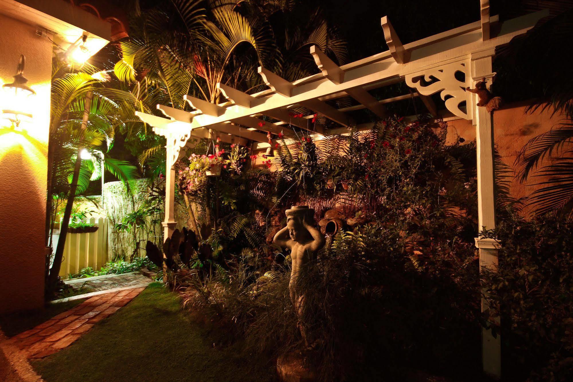 Cattleya Luxury Suites Kingston Esterno foto