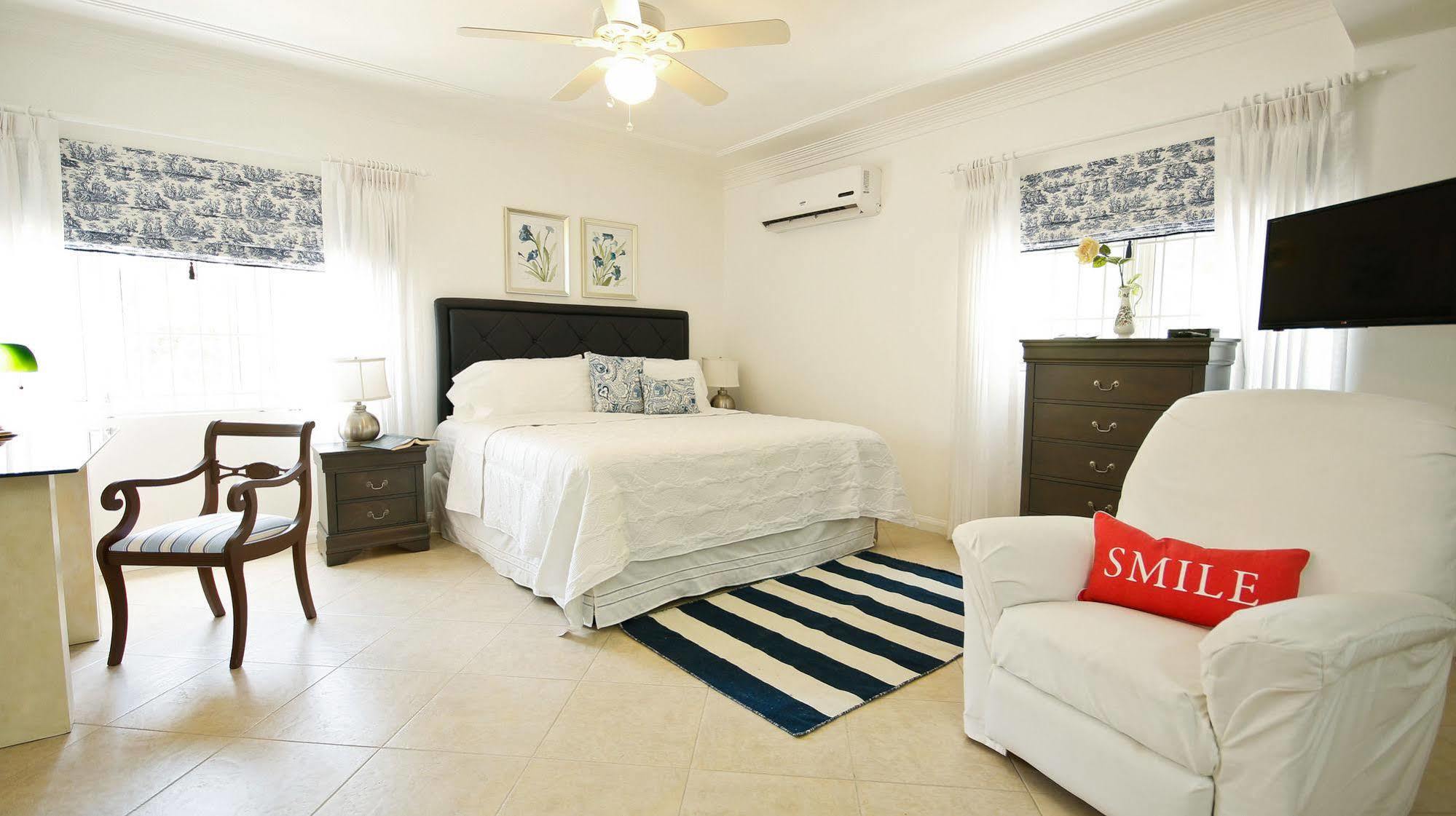 Cattleya Luxury Suites Kingston Esterno foto